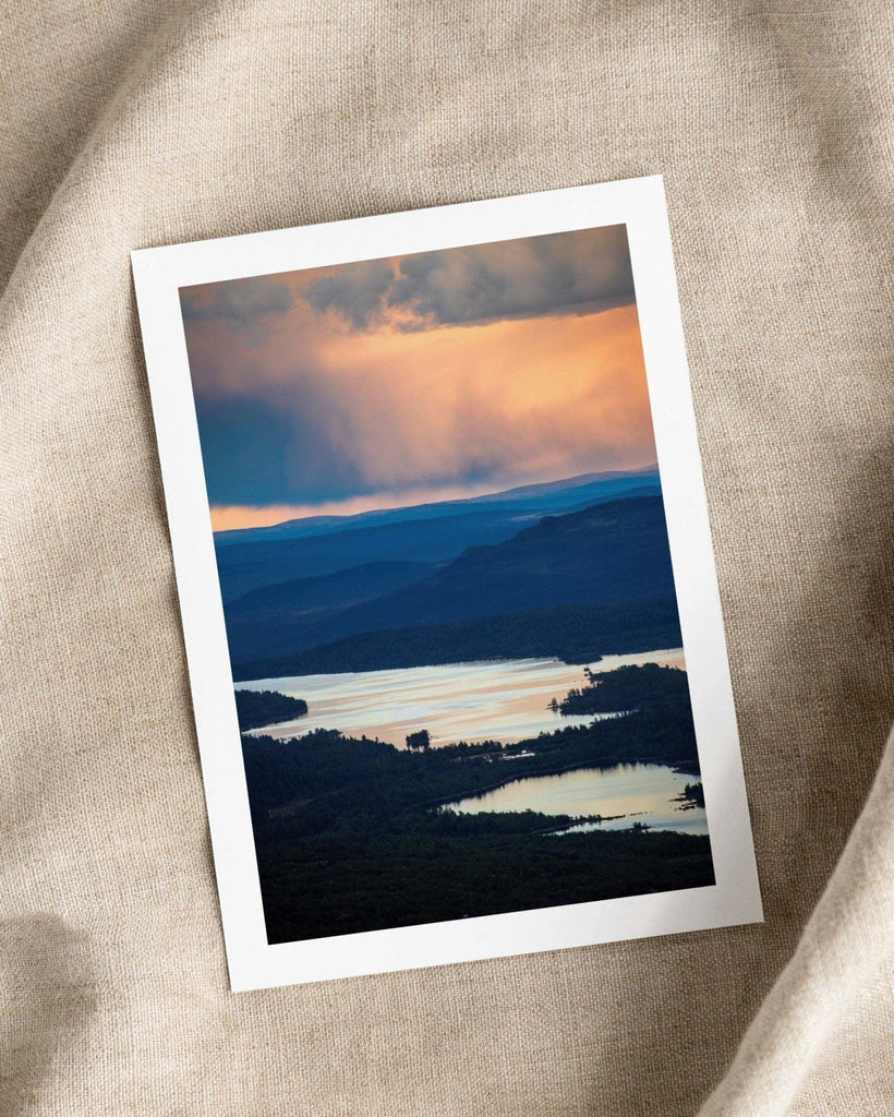gradient_skidåkning_2_skidor_fjällfoto_fjallfoto_fjall_foto_fotoprint_poster_affisch_motiv__fjäll_fjelltopp